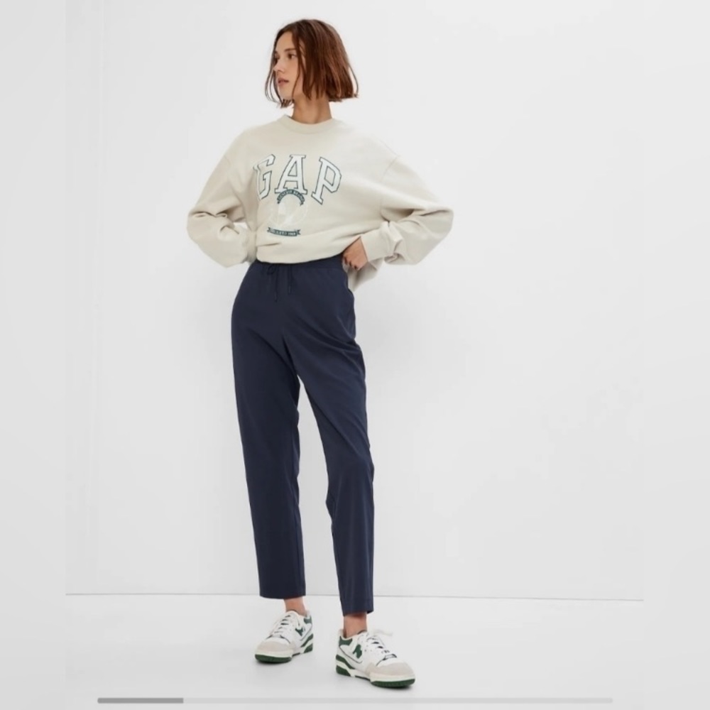 GapFit High Rise Runaround Pants In Nightshadow NWT